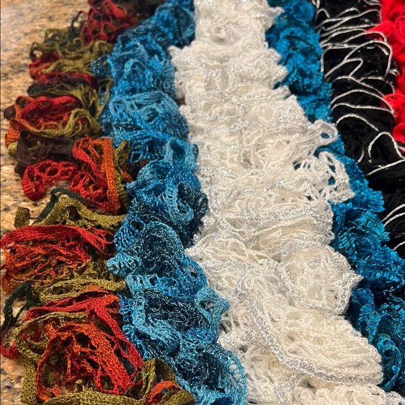 Colorful Ruffled Scarves Set - Picture 2 of 7